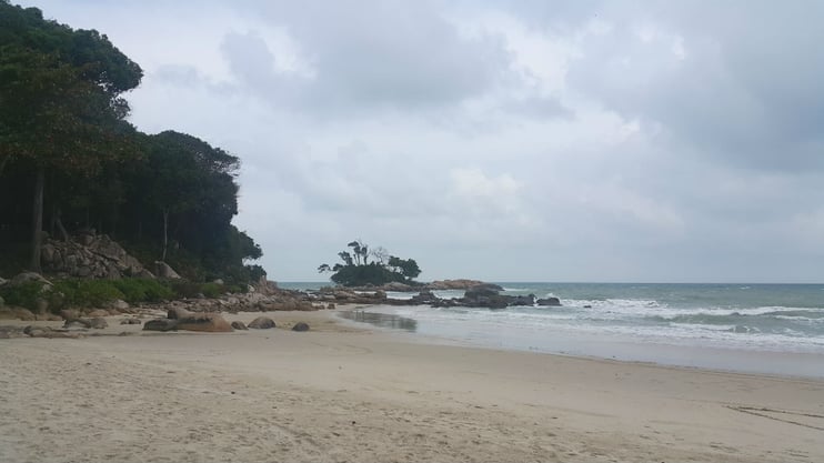 Club Mediterranean Bintan beach shore.jpg